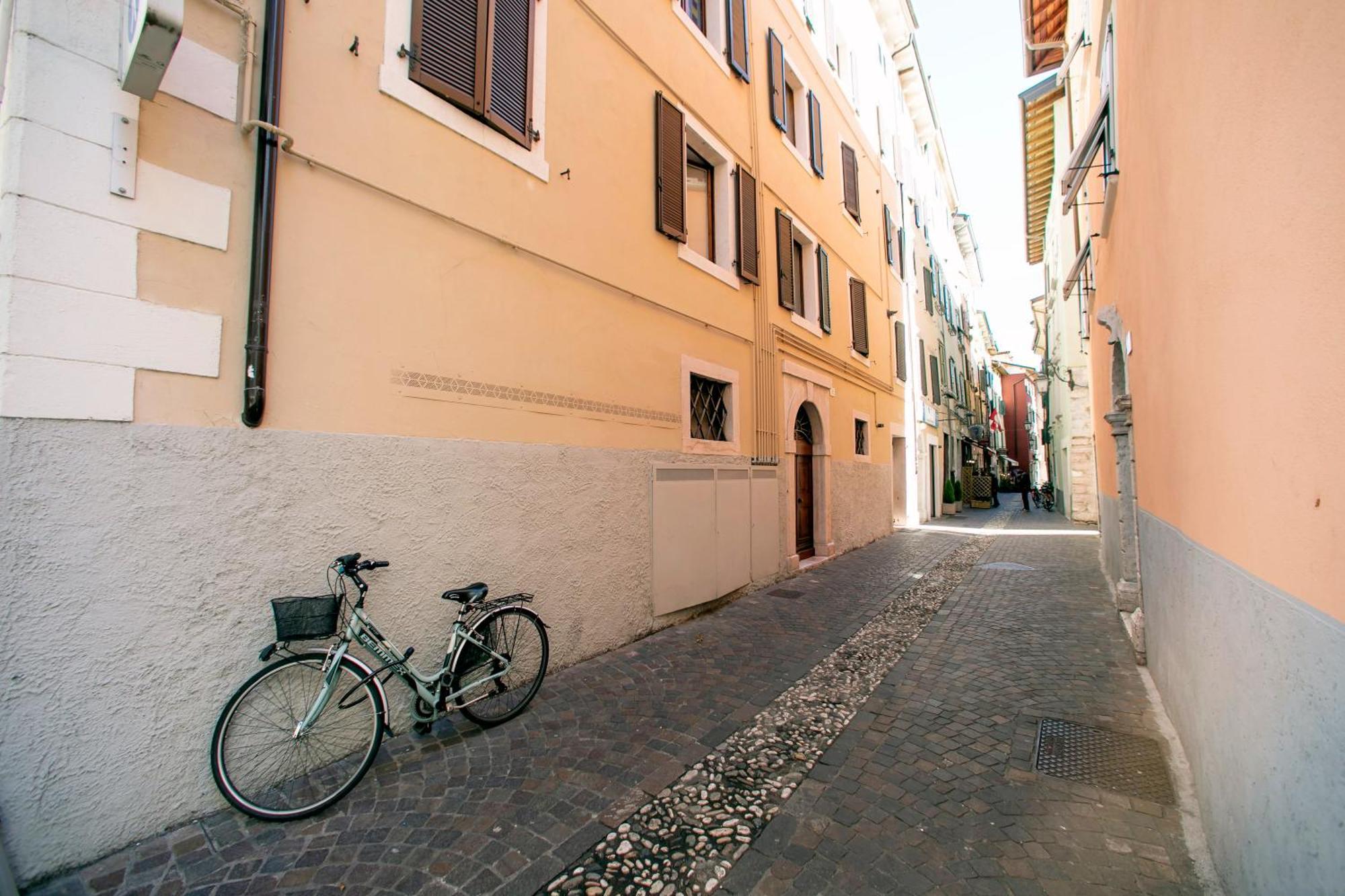 Nido Sui Tetti Di Riva Del Garda - Happy Rentals Dış mekan fotoğraf