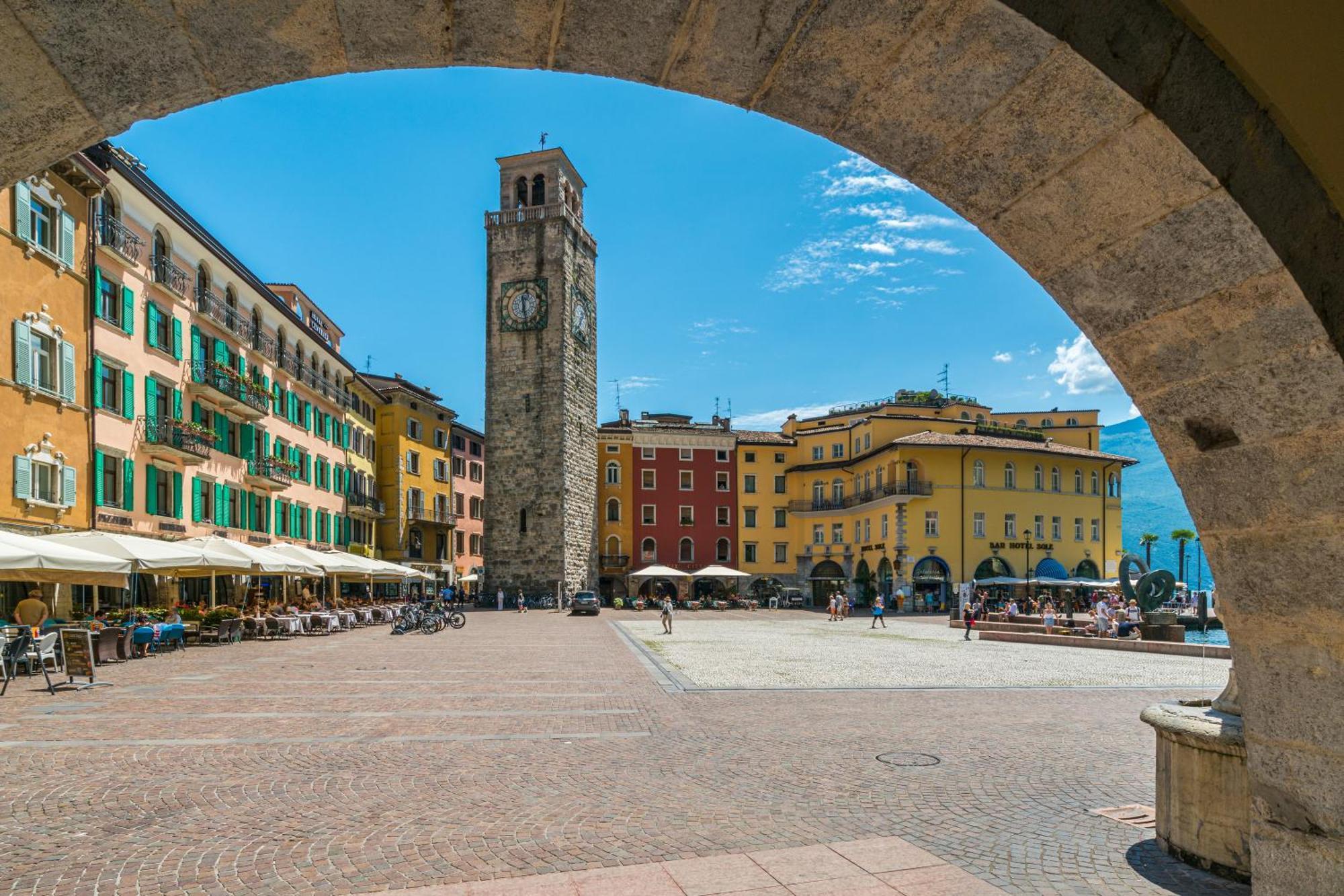 Nido Sui Tetti Di Riva Del Garda - Happy Rentals Dış mekan fotoğraf