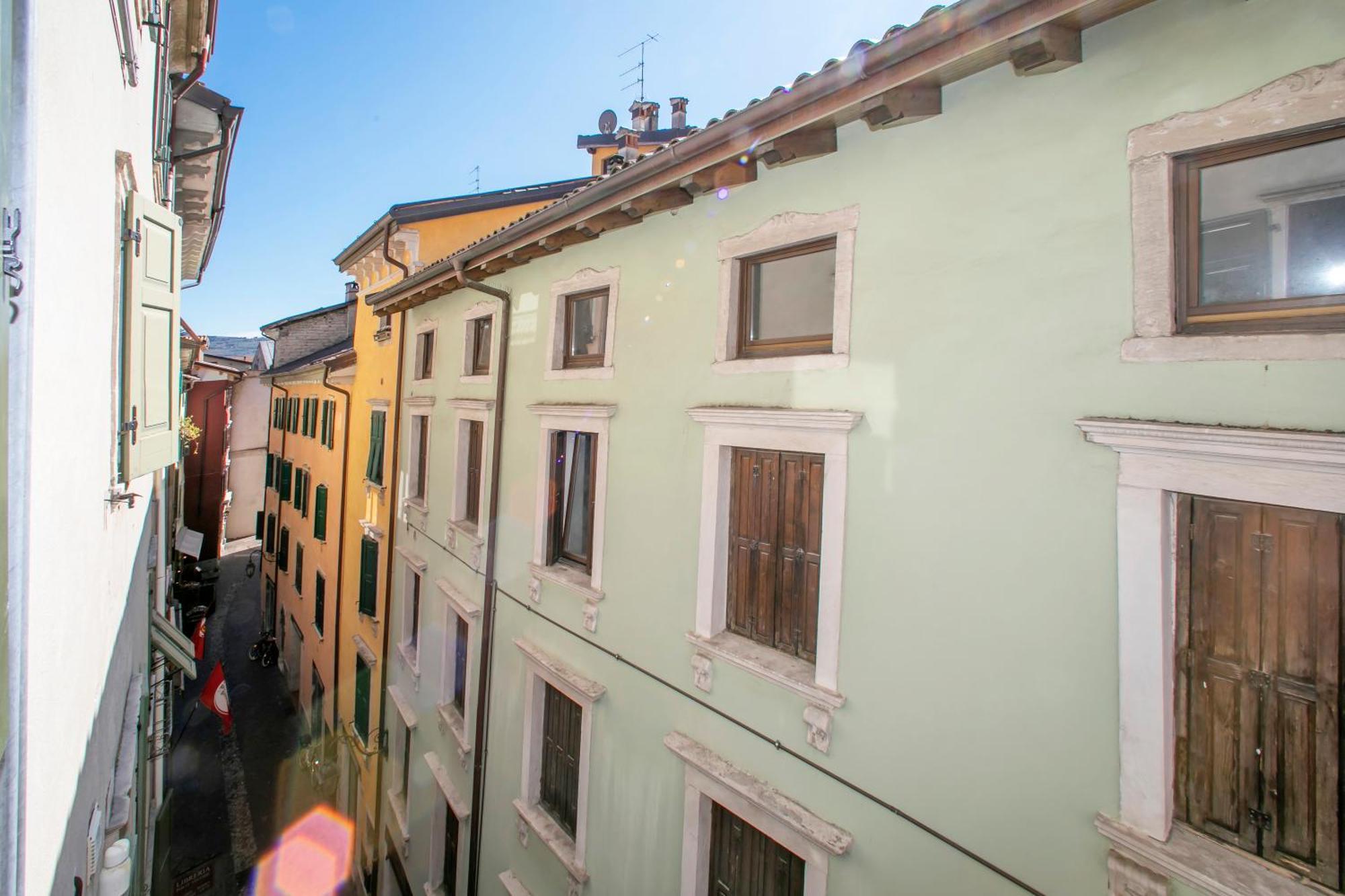 Nido Sui Tetti Di Riva Del Garda - Happy Rentals Dış mekan fotoğraf